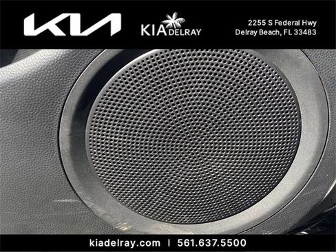 Used 2016 Kia Soul + image 16