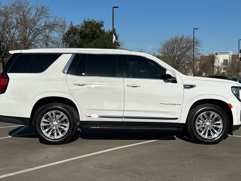 Used 2021 GMC Yukon SLT image 3