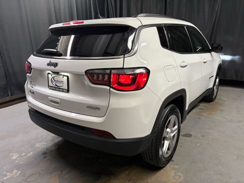 Used 2024 Jeep Compass Latitude AWD/4WD image 5