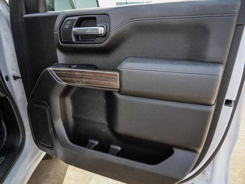 Used 2019 Chevrolet Silverado 1500 LT w/ Texas Edition image 18