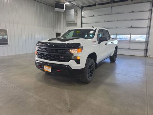 Used 2024 Chevrolet Silverado 1500 Custom Trail Boss AWD/4WD image 4