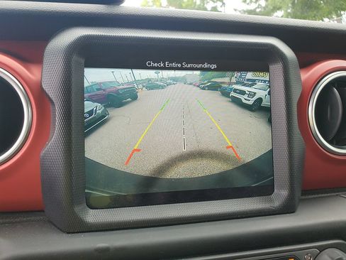 Used 2018 Jeep Wrangler Unlimited Rubicon AWD/4WD image 9