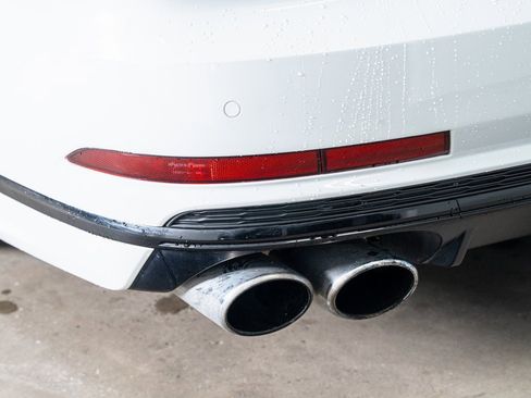 Used 2020 Audi S8 L w/ S8 Executive Package image 25