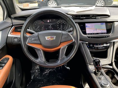 Used 2023 Cadillac XT5 Premium Luxury image 5