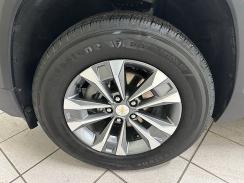 Certified 2025 Chevrolet Equinox LT FWD image 16