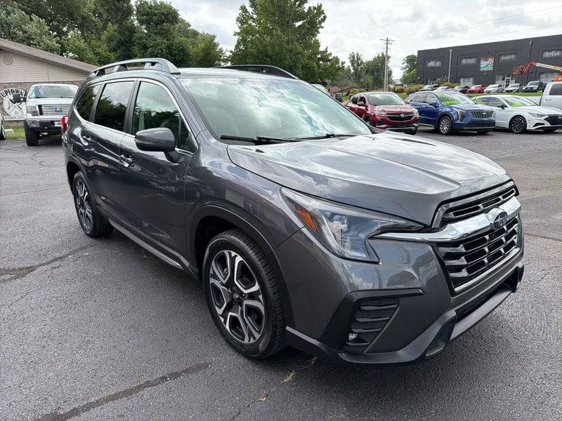 Used 2023 Subaru Ascent Limited AWD/4WD image 3