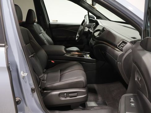 Used 2024 Honda Passport TrailSport image 25