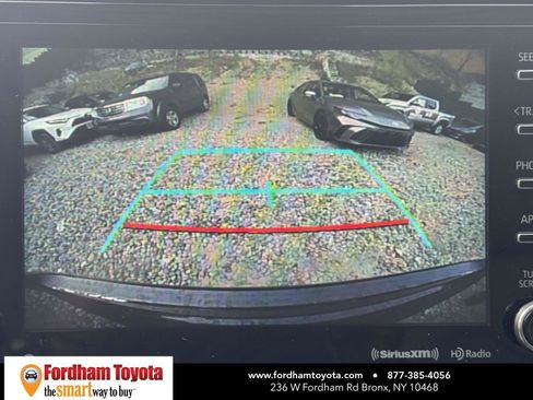 Used 2022 Toyota Highlander XLE image 27