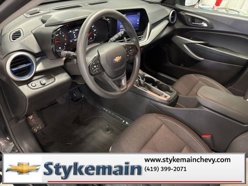 Used 2024 Chevrolet Trax LS w/ LS Convenience Package image 29