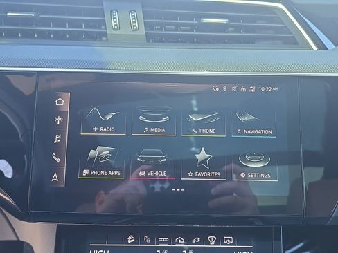 Used 2024 Audi Q8 e-tron Prestige w/ Prestige Package image 15