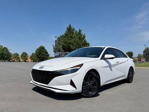 Used 2022 Hyundai Elantra SEL FWD image 1