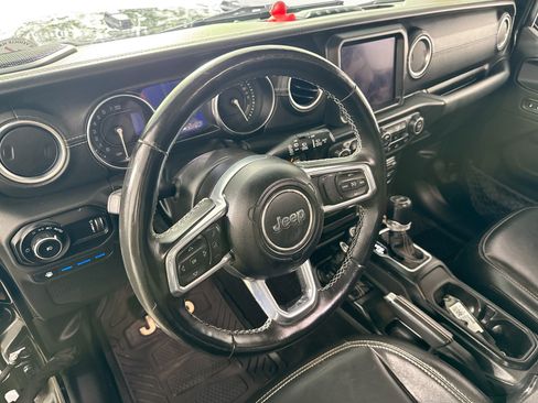 Used 2023 Jeep Wrangler Unlimited Sahara w/ Cold Weather Group AWD/4WD image 13