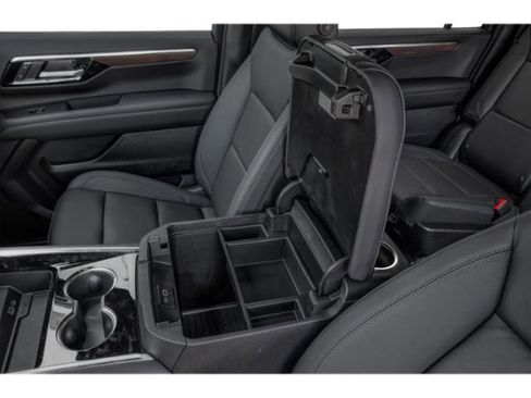 New 2026 Chevrolet Suburban LT AWD/4WD image 16