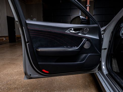 Used 2023 Kia Stinger GT2 image 31