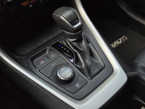 Used 2022 Toyota RAV4 XSE AWD/4WD image 29