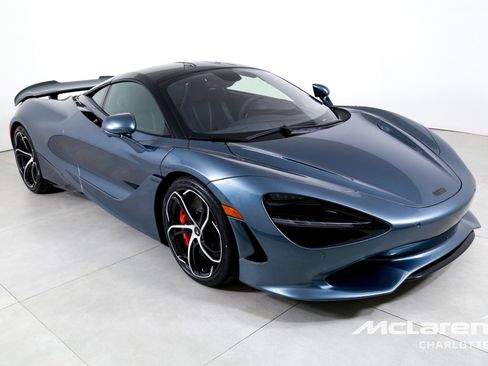 Used 2025 McLaren 750S image 3