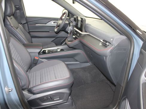 New 2026 Ford Explorer ST-Line w/ ST-Line Street Pack image 29