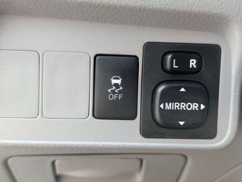 Used 2010 Toyota Corolla LE FWD image 12