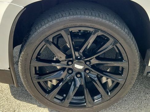 Used 2020 Cadillac Escalade Luxury RWD image 12