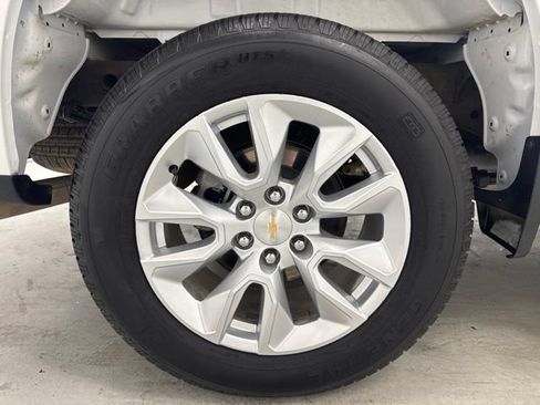 Used 2025 Chevrolet Silverado 1500 Custom AWD/4WD image 33
