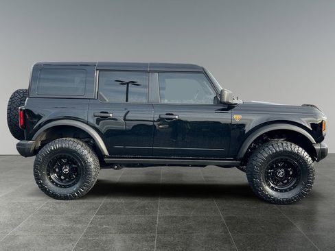 Used 2025 Ford Bronco Badlands AWD/4WD image 9