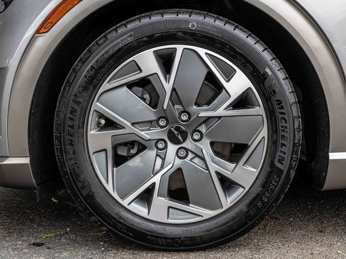 Used 2024 Genesis GV60 RWD image 30