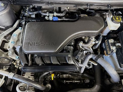 Used 2022 Nissan Rogue Sport SV w/ Technology Package image 39