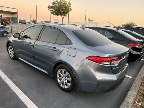 Used 2025 Toyota Corolla LE image 4