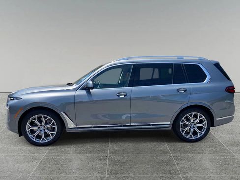 Used 2024 BMW X7 xDrive40i AWD/4WD image 3