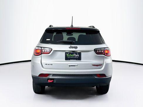 Used 2025 Jeep Compass Trailhawk AWD/4WD image 7