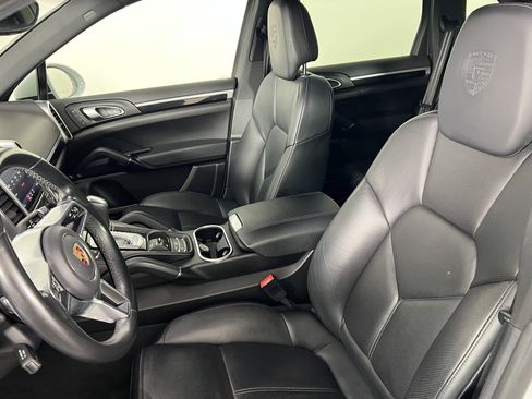 Used 2017 Porsche Cayenne Platinum Edition image 15