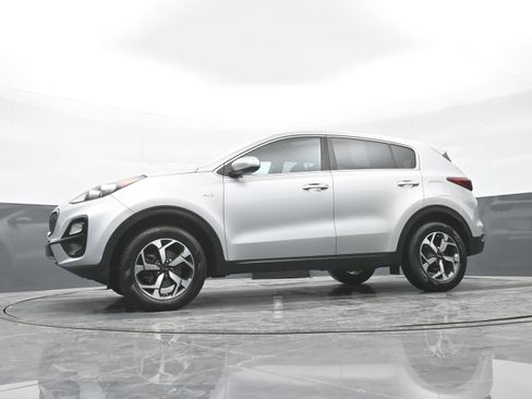 Used 2020 Kia Sportage LX image 40