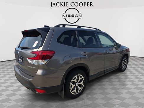 Used 2024 Subaru Forester Premium AWD/4WD image 5