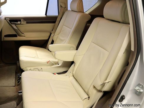 Used 2017 Lexus GX 460 Premium image 4