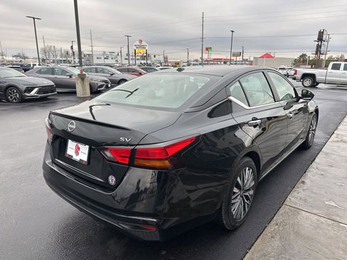 Used 2024 Nissan Altima 2.5 SV FWD image 7