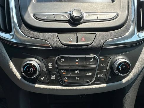 Used 2024 Chevrolet Equinox LT FWD image 19