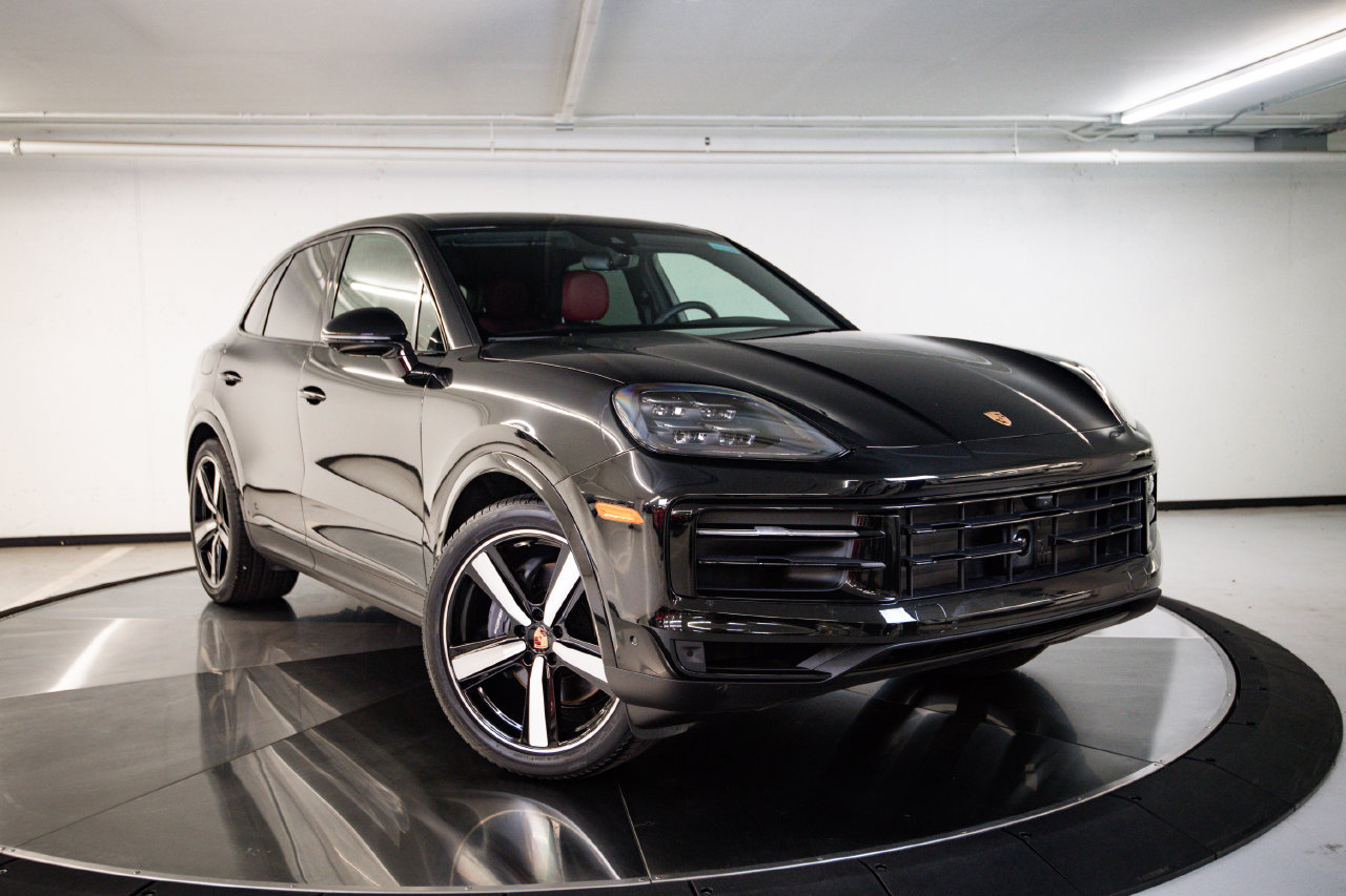 Certified 2026 Porsche Cayenne AWD/4WD image 9
