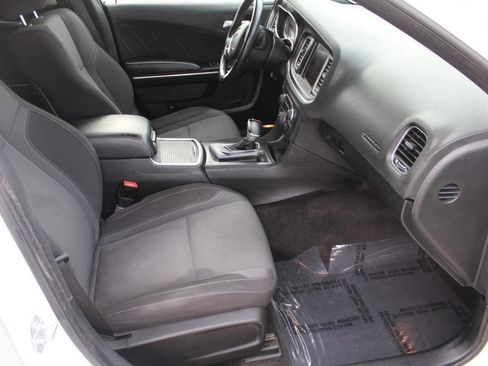Used 2016 Dodge Charger SXT image 8