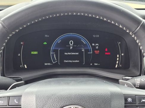 Used 2025 Toyota Camry SE FWD image 11