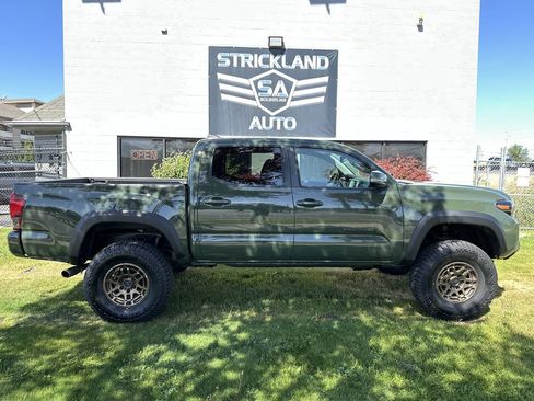 Used 2022 Toyota Tacoma SR5 w/ Trail Edition AWD/4WD image 5