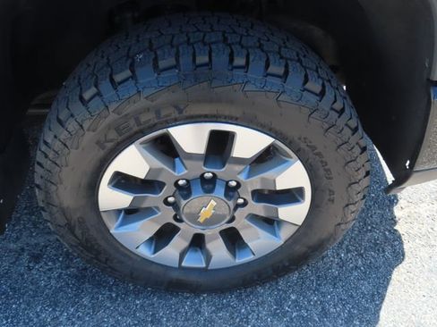Used 2024 Chevrolet Silverado 2500 Custom w/ Custom Value Package AWD/4WD image 12