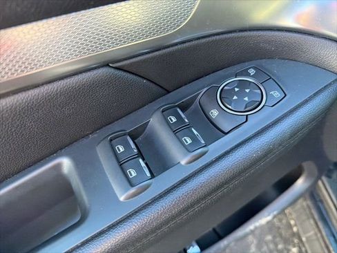 Used 2019 Ford Explorer XLT image 23