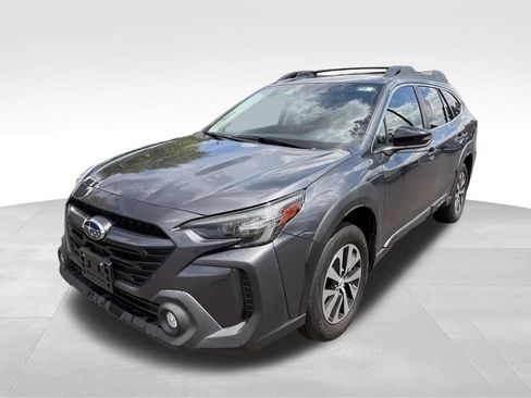 Used 2024 Subaru Outback Premium AWD/4WD image 2