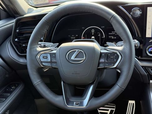 Used 2026 Lexus TX 500h AWD w/ Technology Package image 9