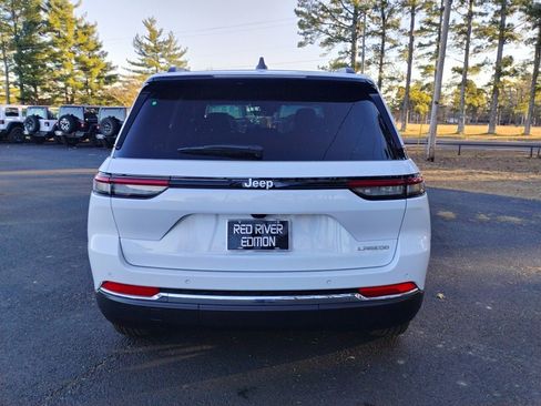 New 2025 Jeep Grand Cherokee Laredo w/ Trailer Tow Package image 6