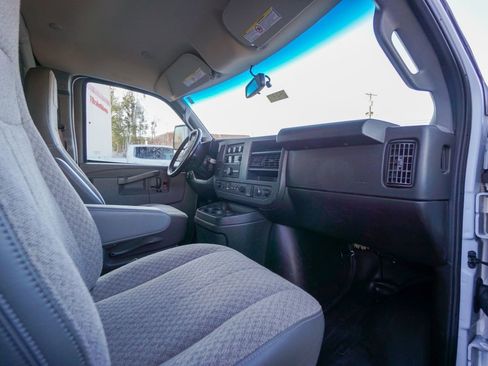 Used 2022 Chevrolet Express 3500 w/ Power Convenience Package image 24