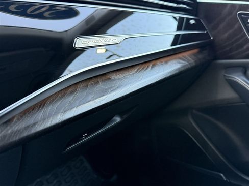 Used 2022 Audi Q8 Prestige w/ Prestige Package image 48