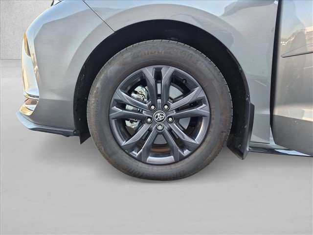 Used 2026 Toyota Sienna XSE AWD/4WD image 13