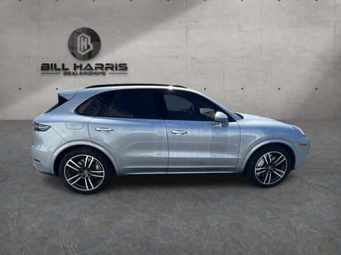 Used 2020 Porsche Cayenne Turbo AWD/4WD image 4