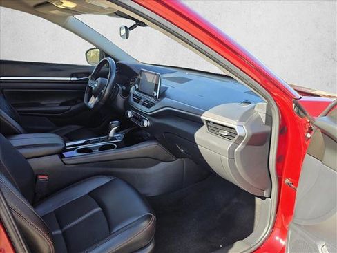 Used 2024 Nissan Altima 2.5 SR image 12
